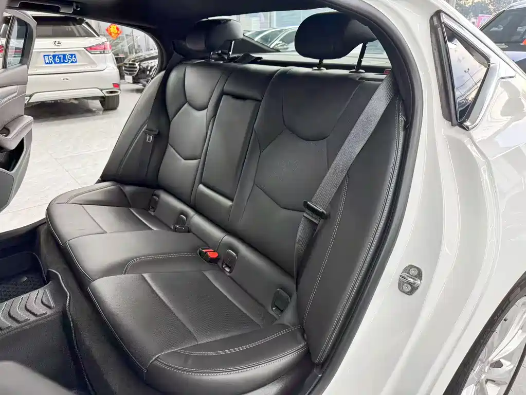 Cadillac CT5 2023 — фото 12