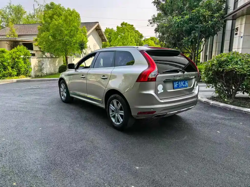 Volvo XC60 2015 — фото 9