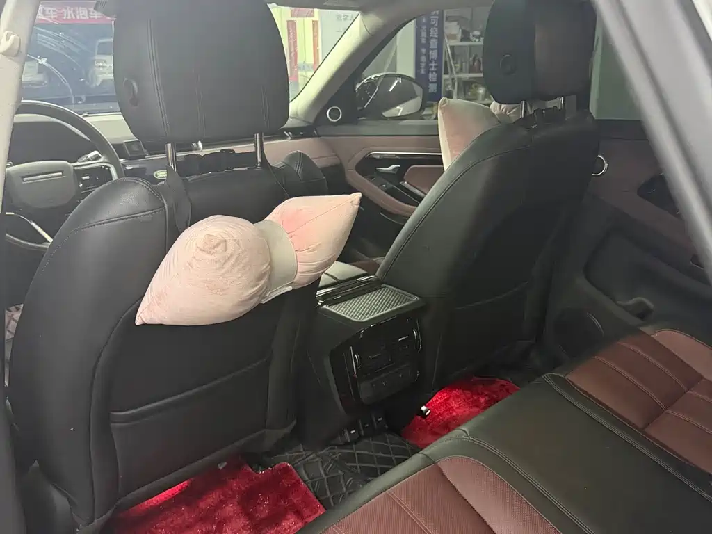 Land Rover Evoque 2023 — фото 12