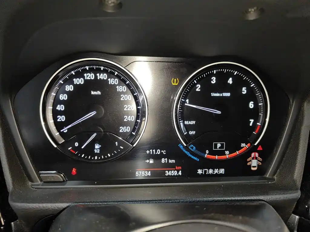 BMW 1 Series 2021 — фото 12