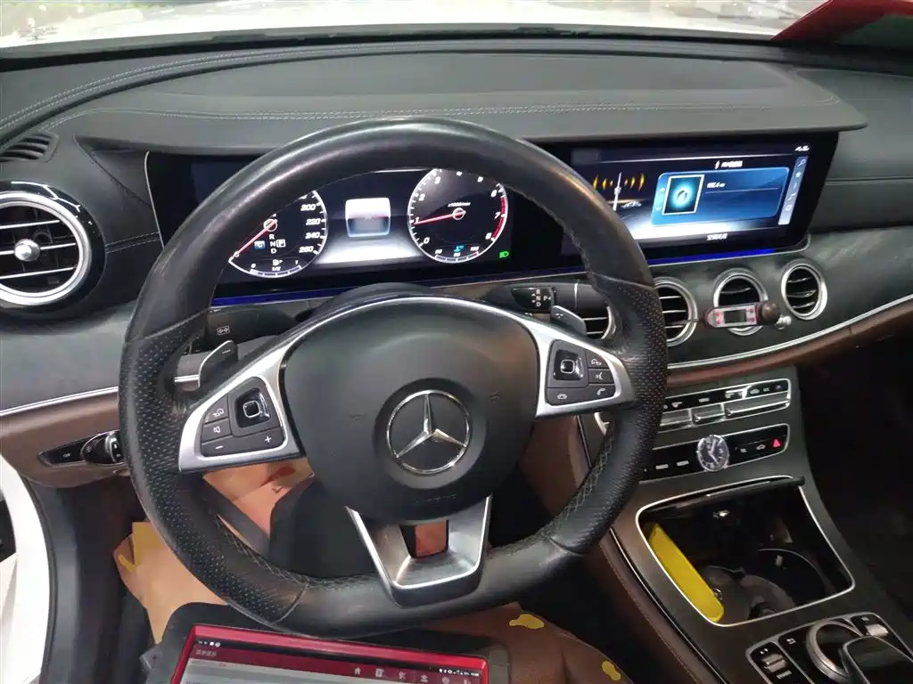 Mercedes-Benz E-Class 2018 — фото 11