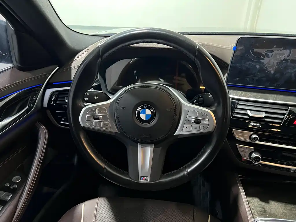 BMW 5 Series 2023 — фото 12