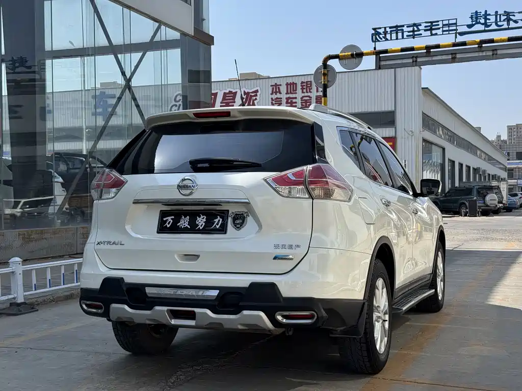 Nissan X-Trail 2015 — фото 9