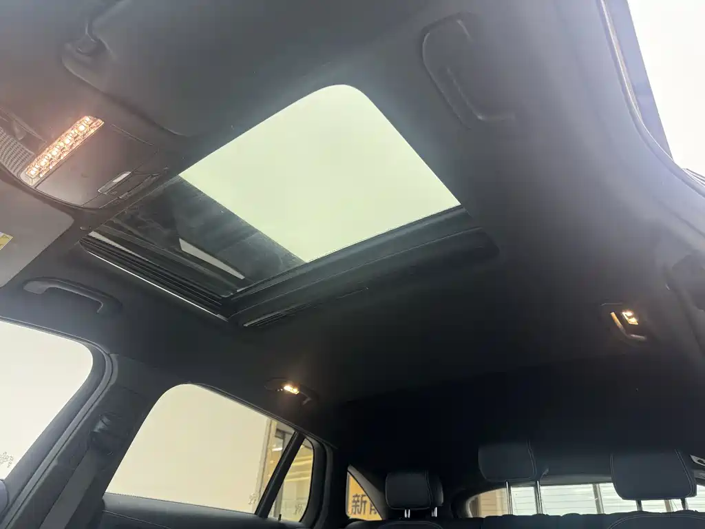 Mercedes-Benz EQC 2020 — фото 17