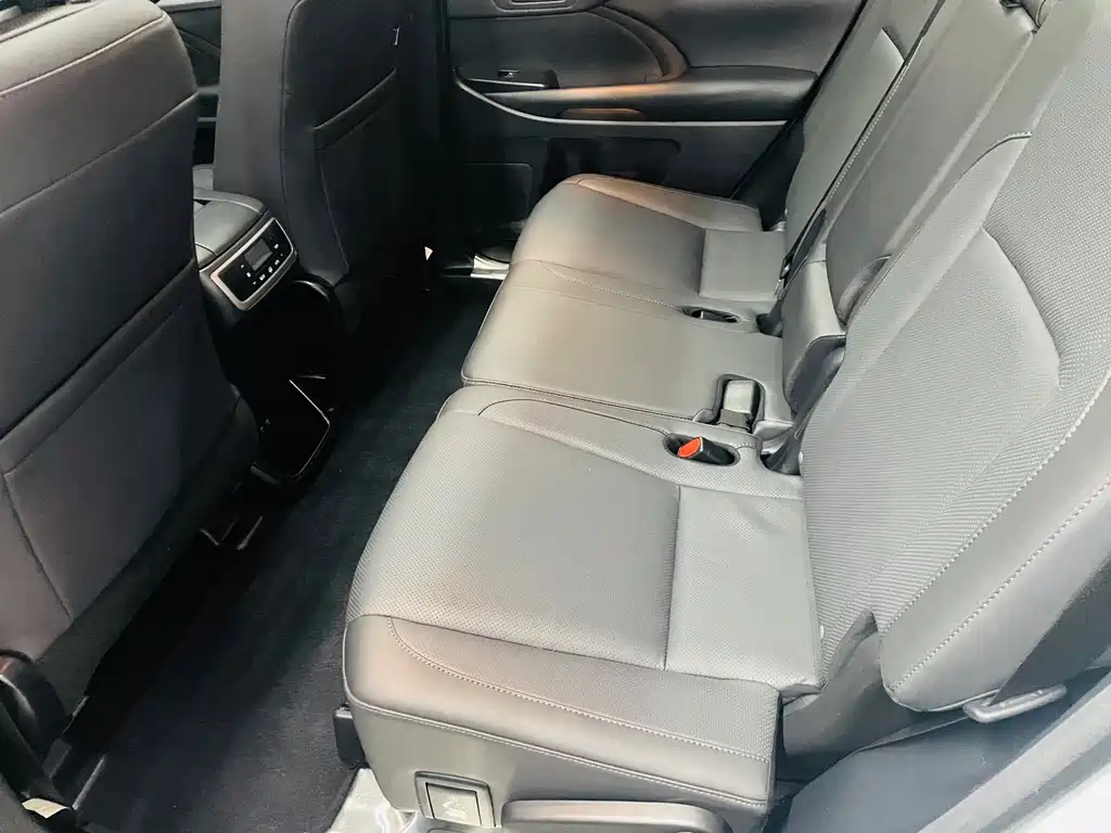 Toyota Highlander 2018 — фото 13