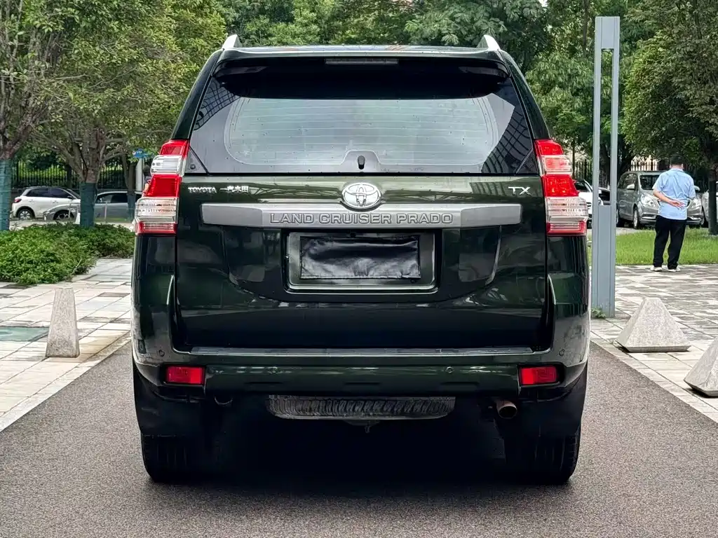 Toyota Prado 2016 — фото 8