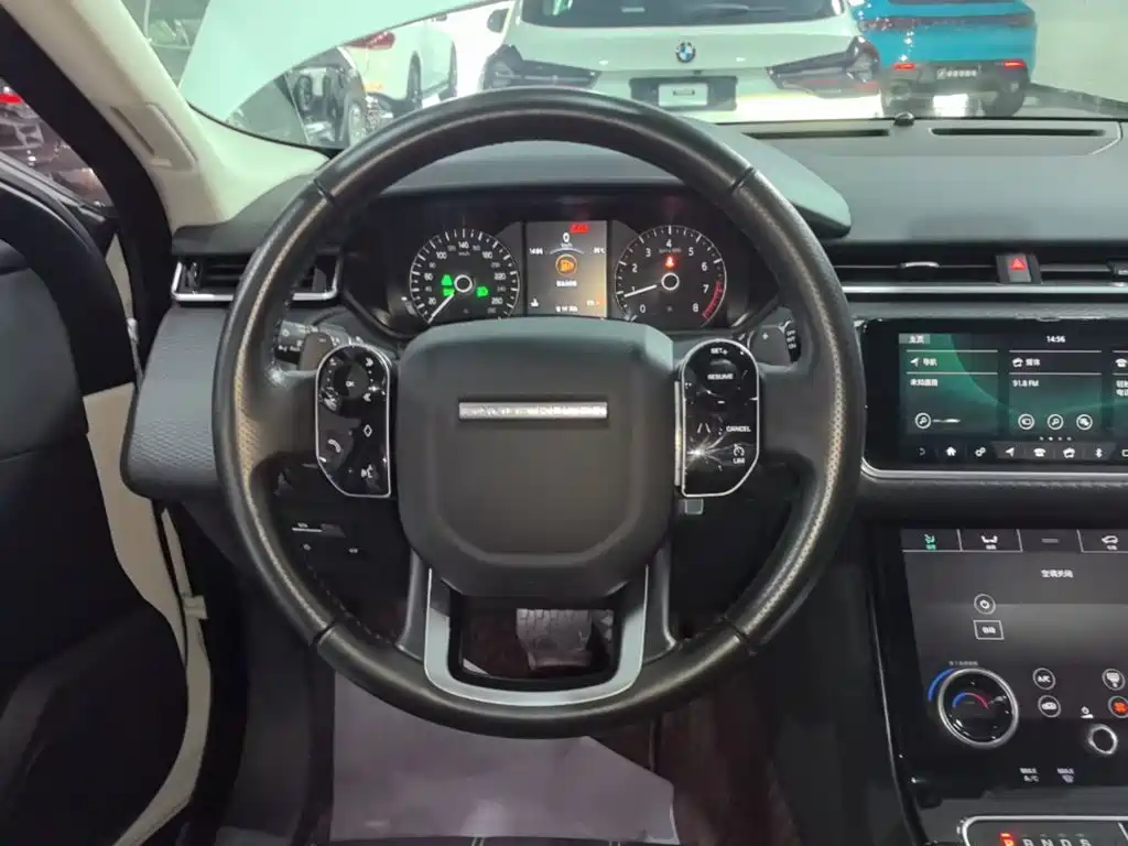 Land Rover Range Rover Velar 2018 — фото 11