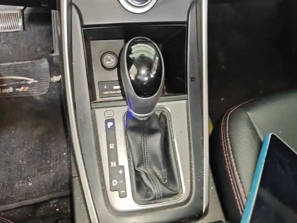 Hyundai Elantra Langdong 2018 — фото 14