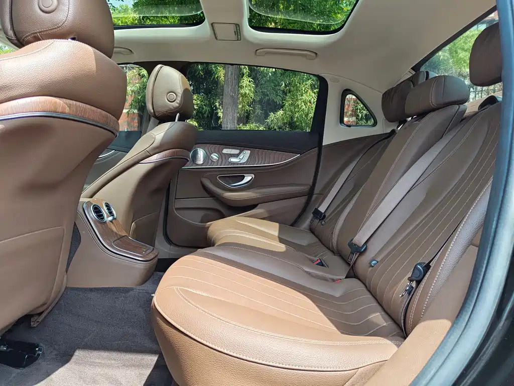 Mercedes-Benz E-Class 2022 — фото 22