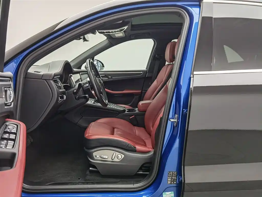 Porsche Macan 2021 — фото 10