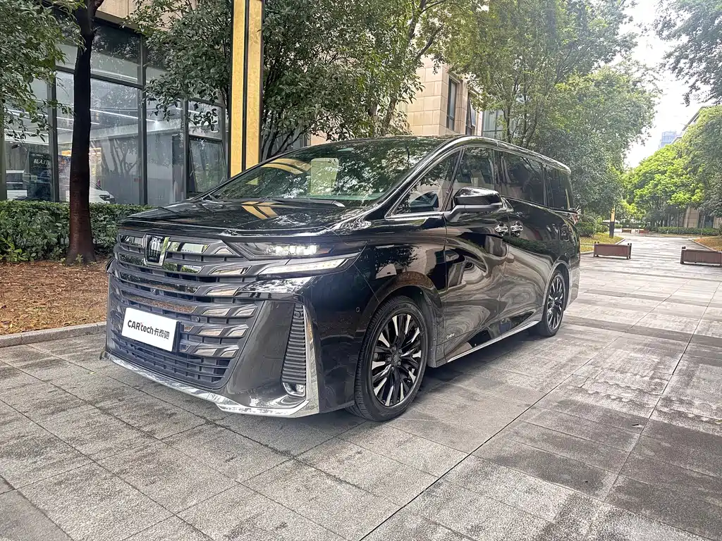 Toyota Vellfire 2023 — фото 1