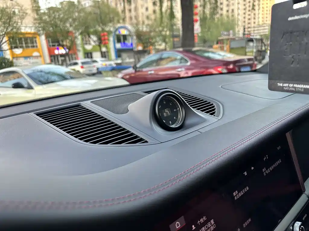 Porsche Macan 2022 — фото 16