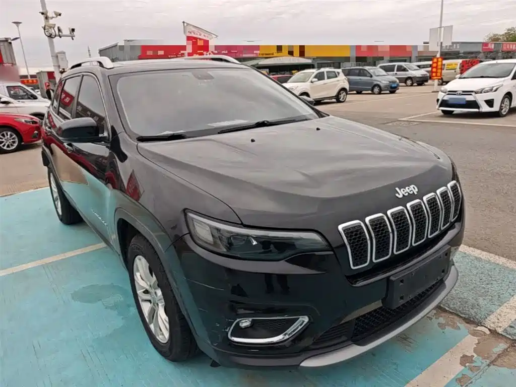 Jeep Cherokee 2019 — фото 4