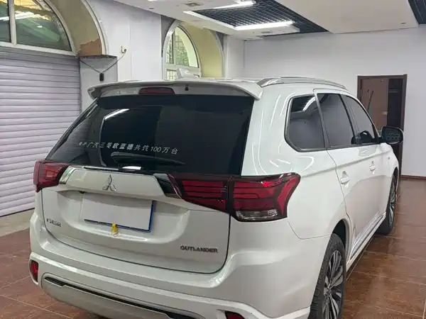 Mitsubishi Outlander 2021