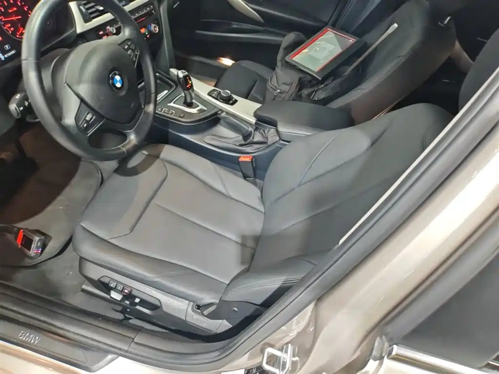 BMW 3 Series 2015 — фото 15
