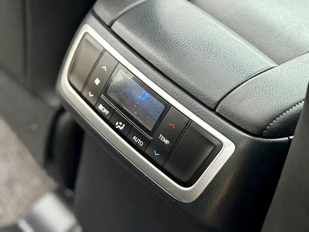 Toyota Highlander 2018 — фото 16