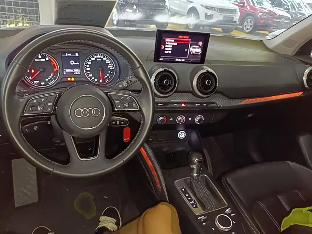Audi Q2L 2023 — фото 10