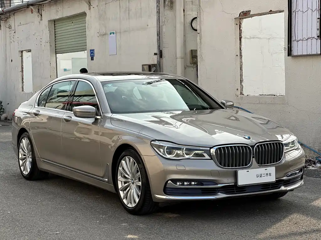 BMW 7 Series 2018 — фото 3