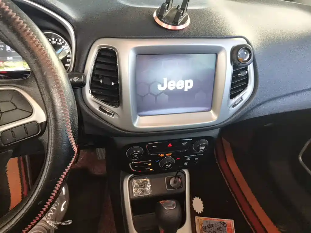 Jeep Compass 2021 — фото 13