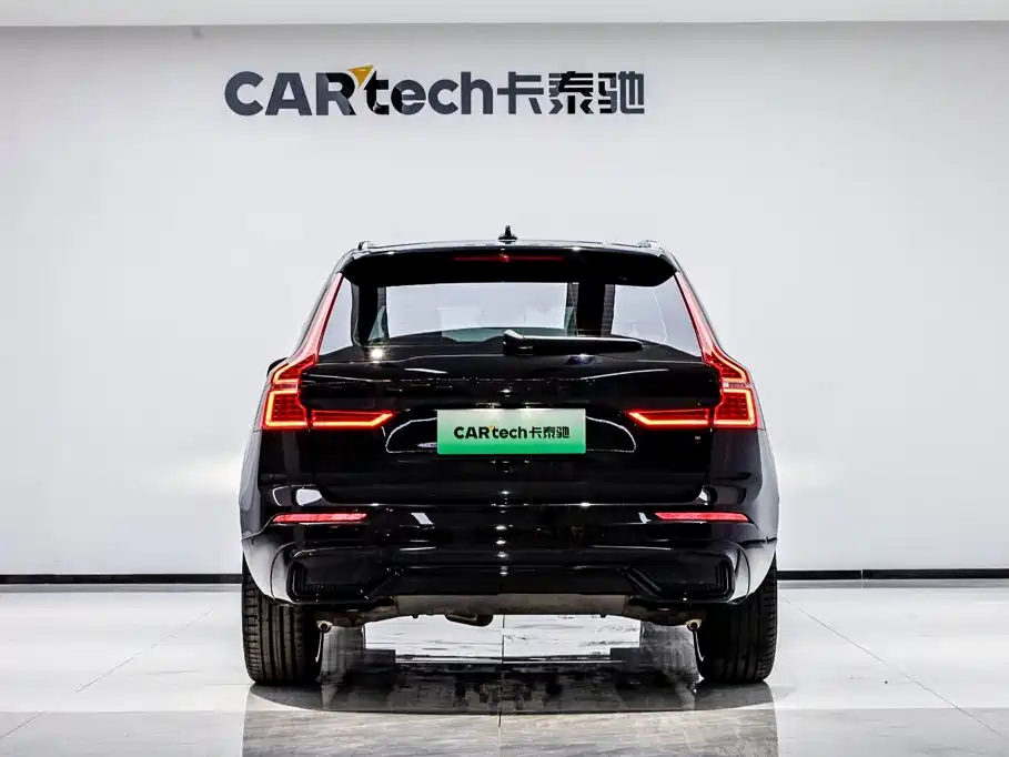 Volvo XC60 Plug-In Hybrid 2024 — фото 5