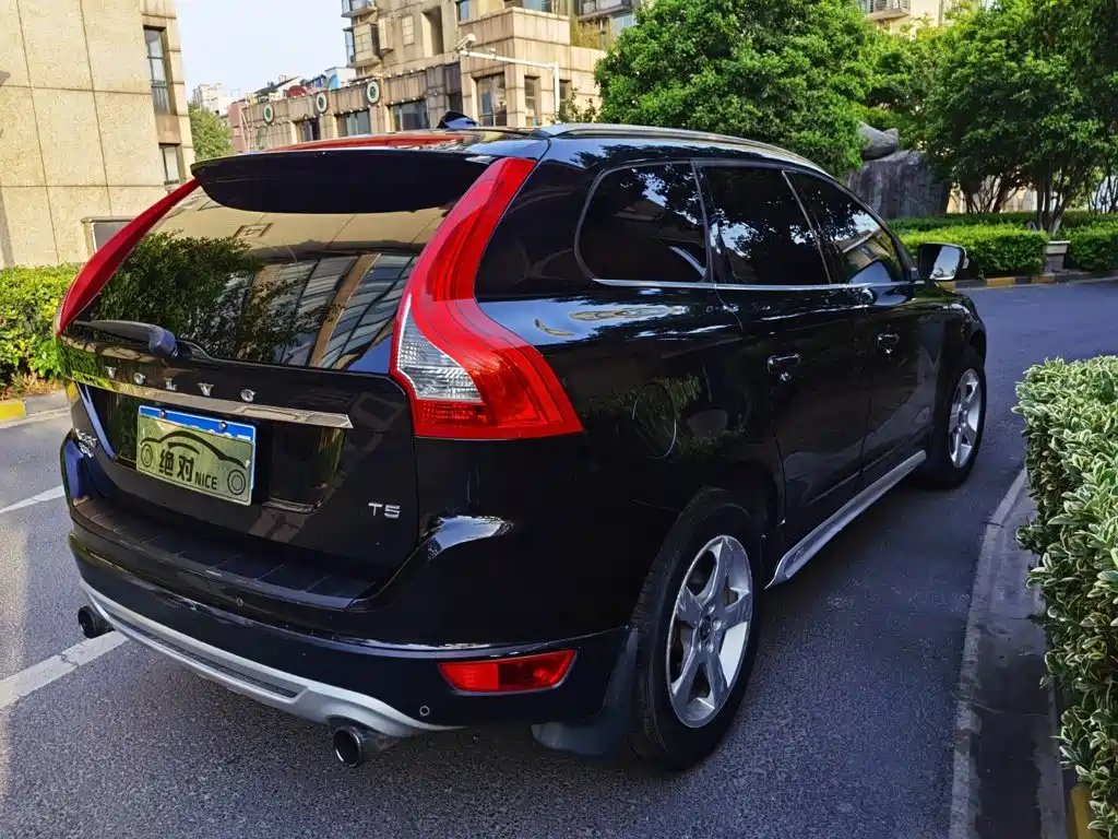 Volvo XC60 2011 — фото 12