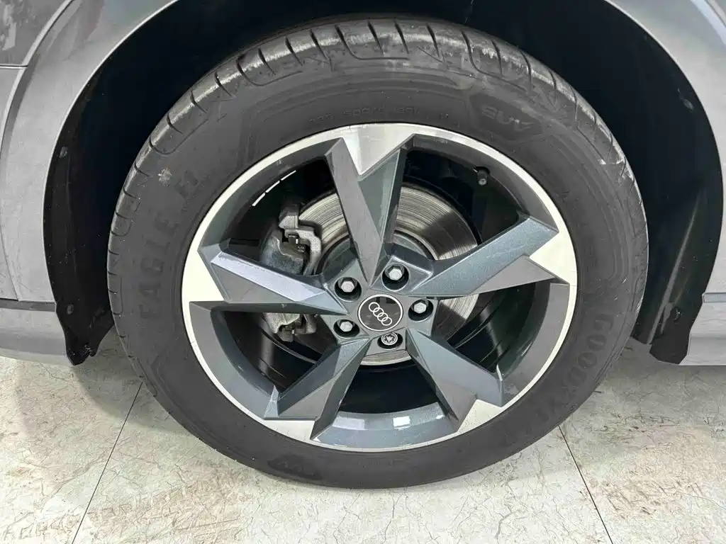 Audi Q3 2023 — фото 18