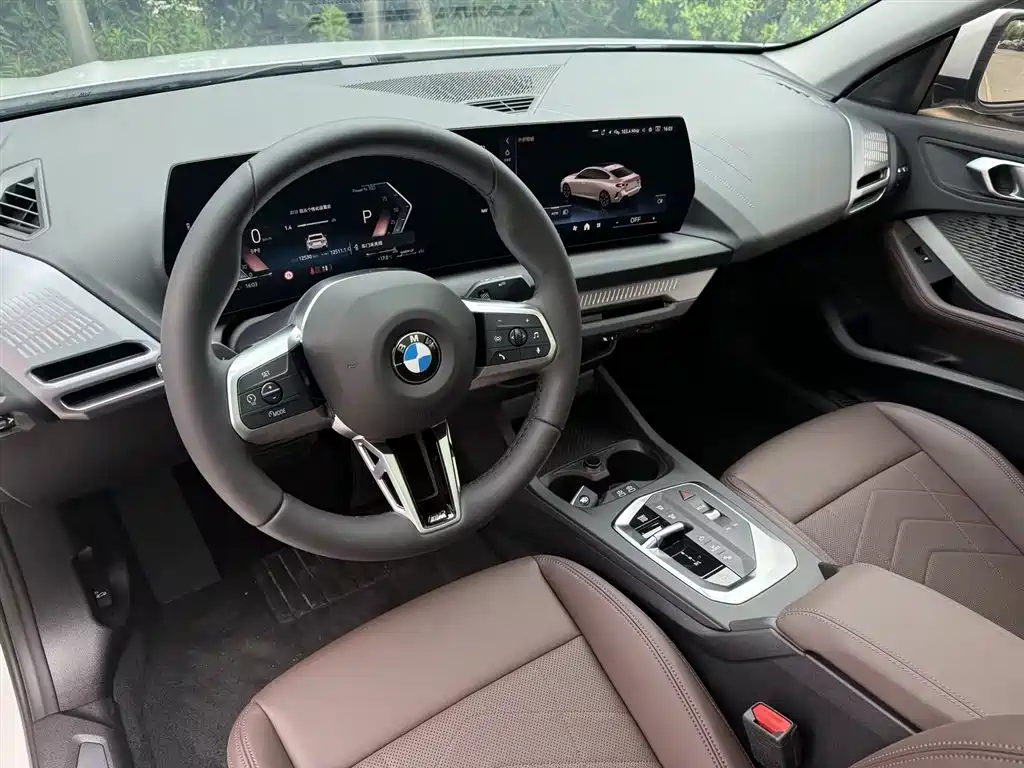 BMW 2 Series 2025 — фото 11