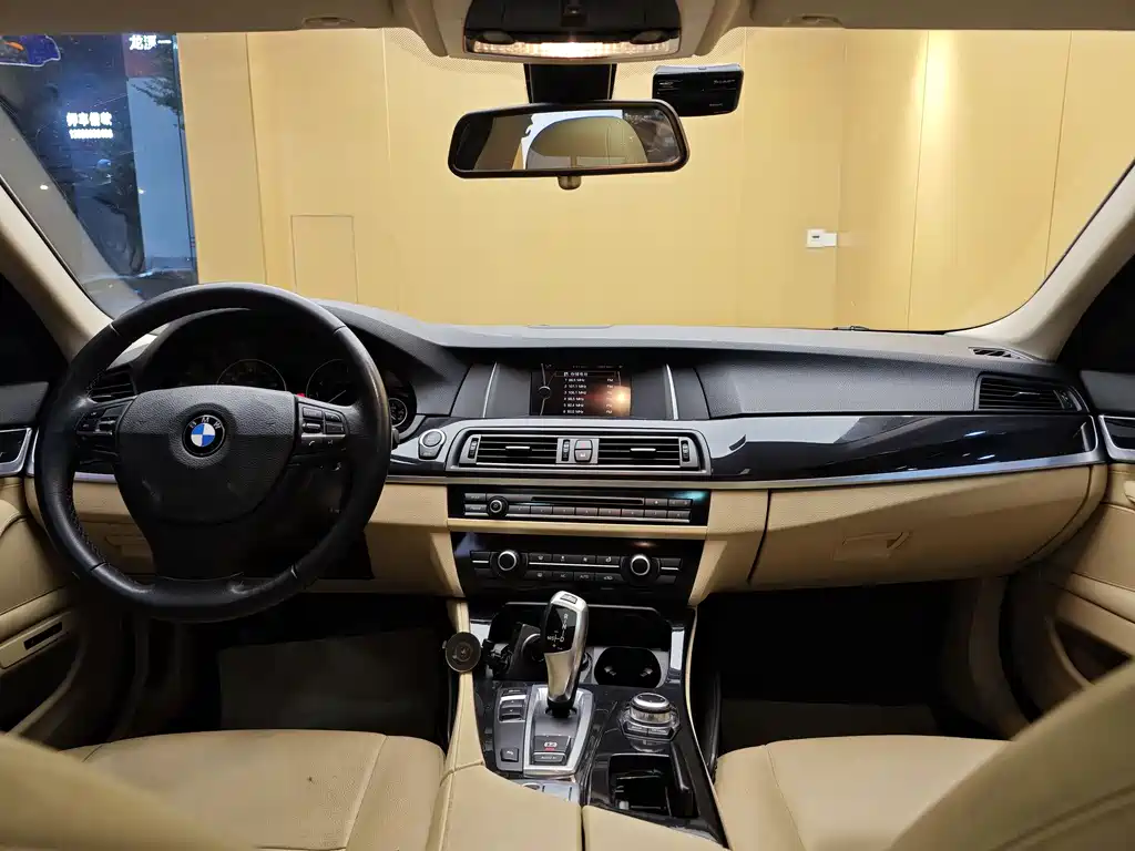 BMW 5 Series 2014 — фото 21