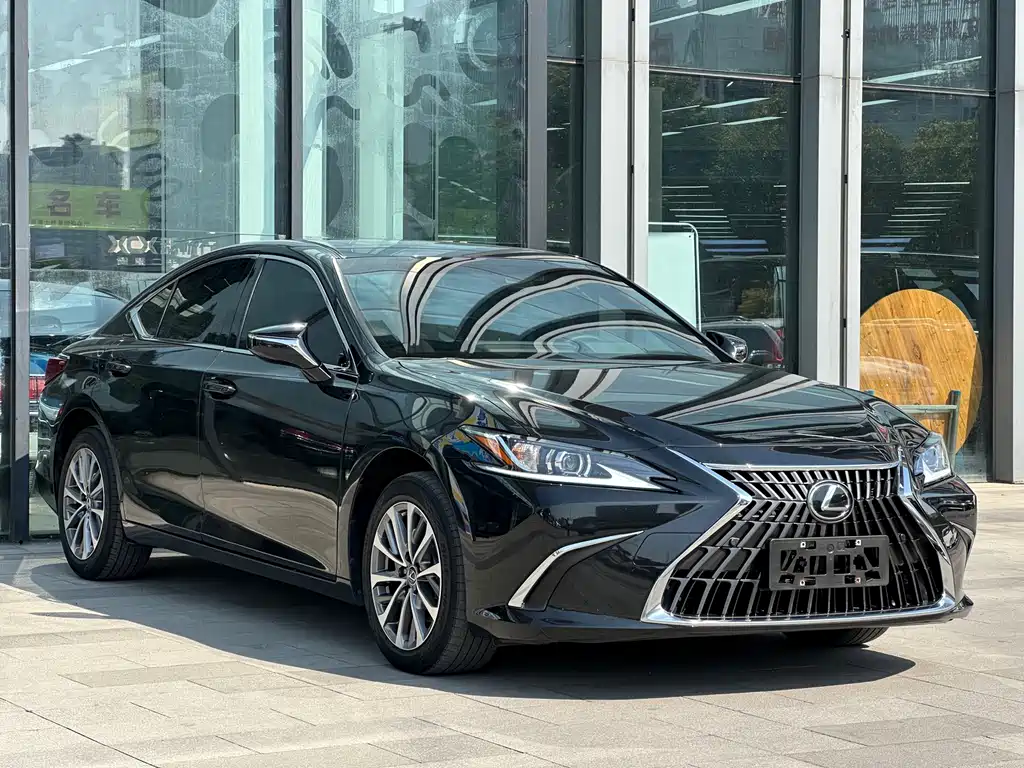 Lexus ES 2023 — фото 2