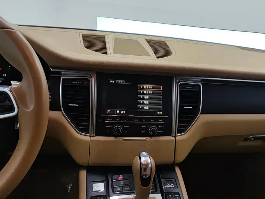 Porsche Macan 2016 — фото 13