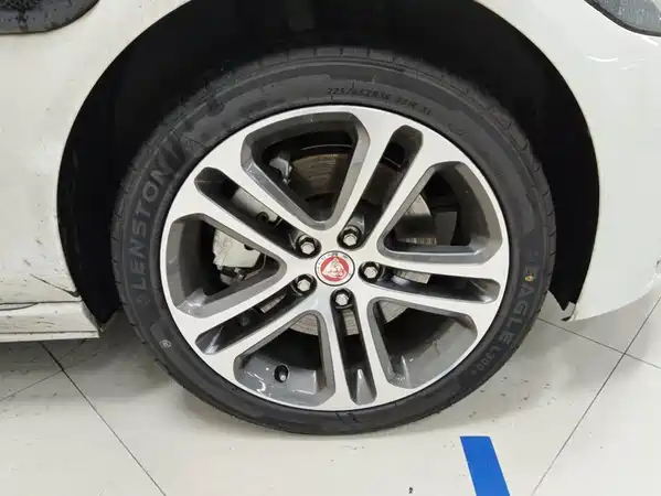 Jaguar XEL 2023
