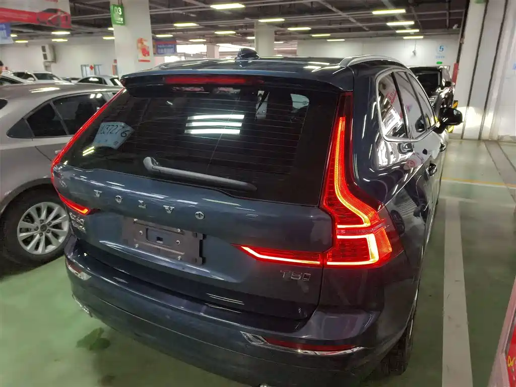 Volvo XC60 2021 — фото 5