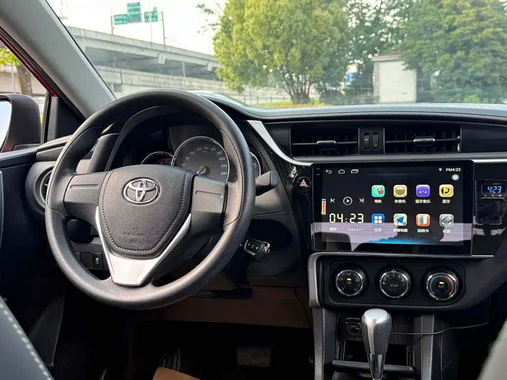 Toyota Corolla 2018 — фото 13