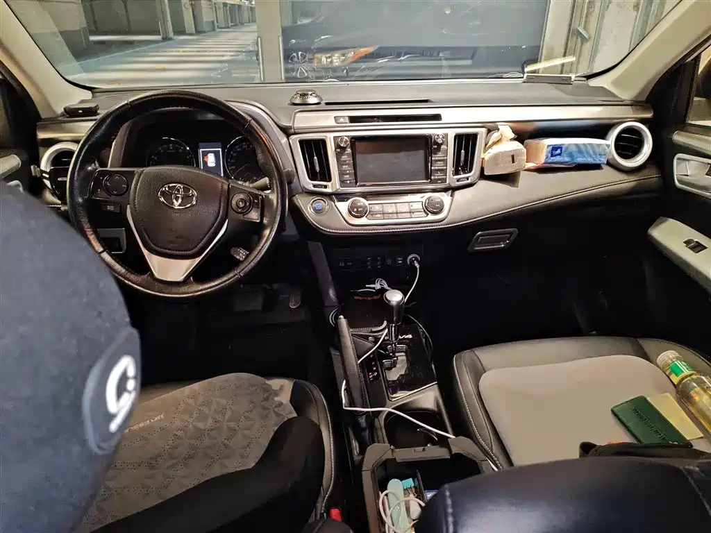 Toyota RAV4 2018 — фото 13