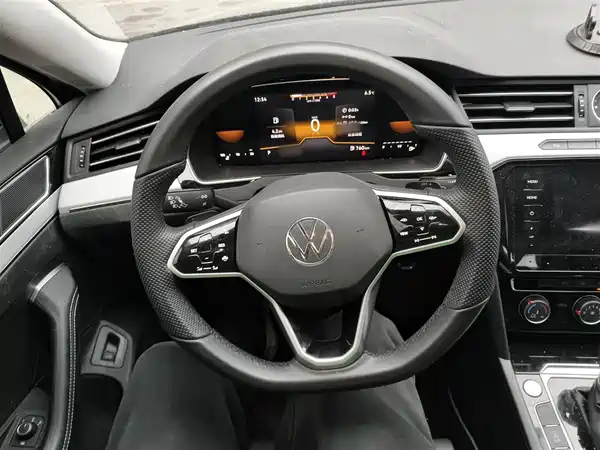 Volkswagen Magotan 2025