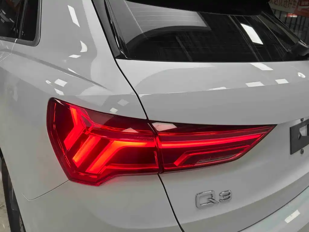 Audi Q3 2023 — фото 19