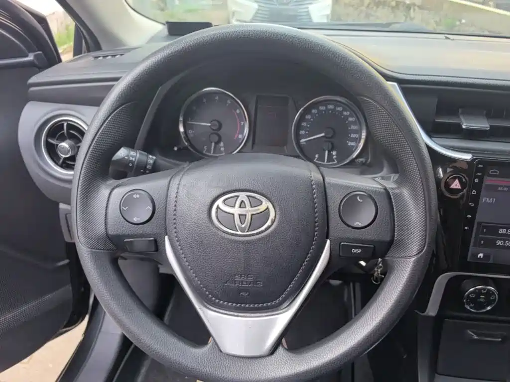 Toyota Corolla 2018 — фото 11