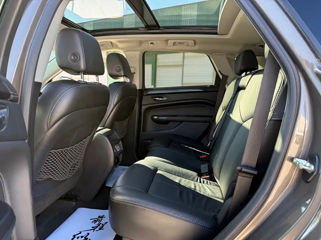 Cadillac SRX 2016 — фото 13