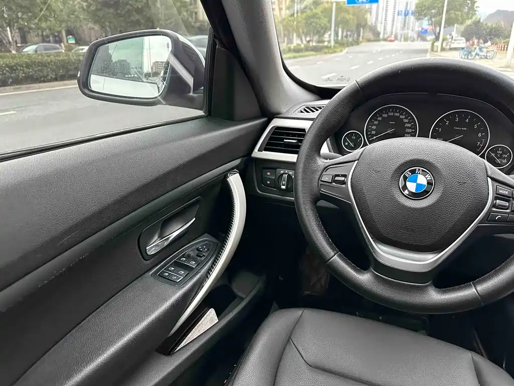 BMW 3 Series GT 2017 — фото 12