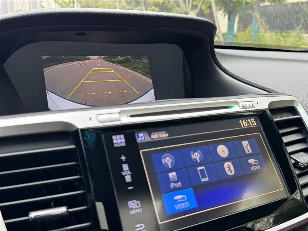Honda Accord 2017 — фото 16