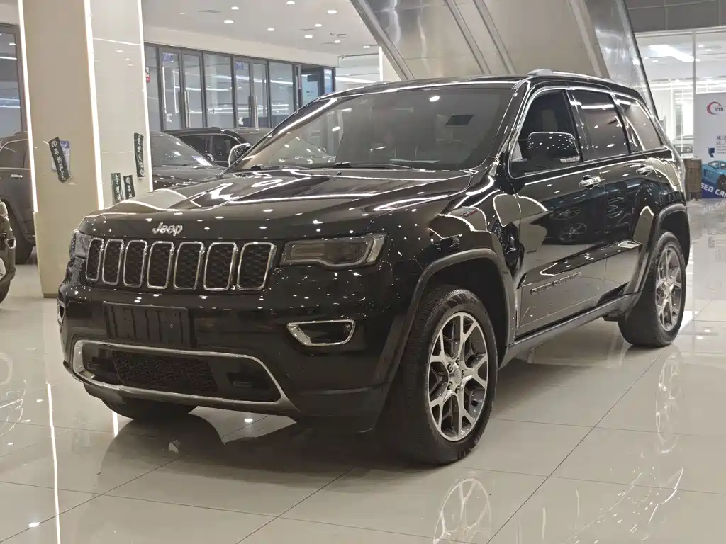Jeep Grand Cherokee 2021 — фото 1