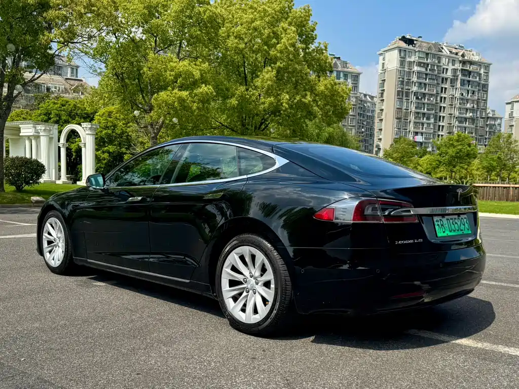 Tesla Model S 2017 — фото 5