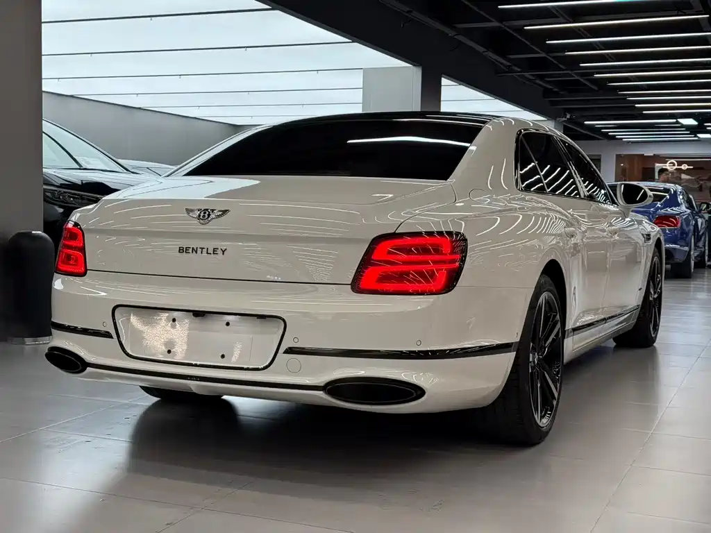 Bentley Flying Spur 2021 — фото 3