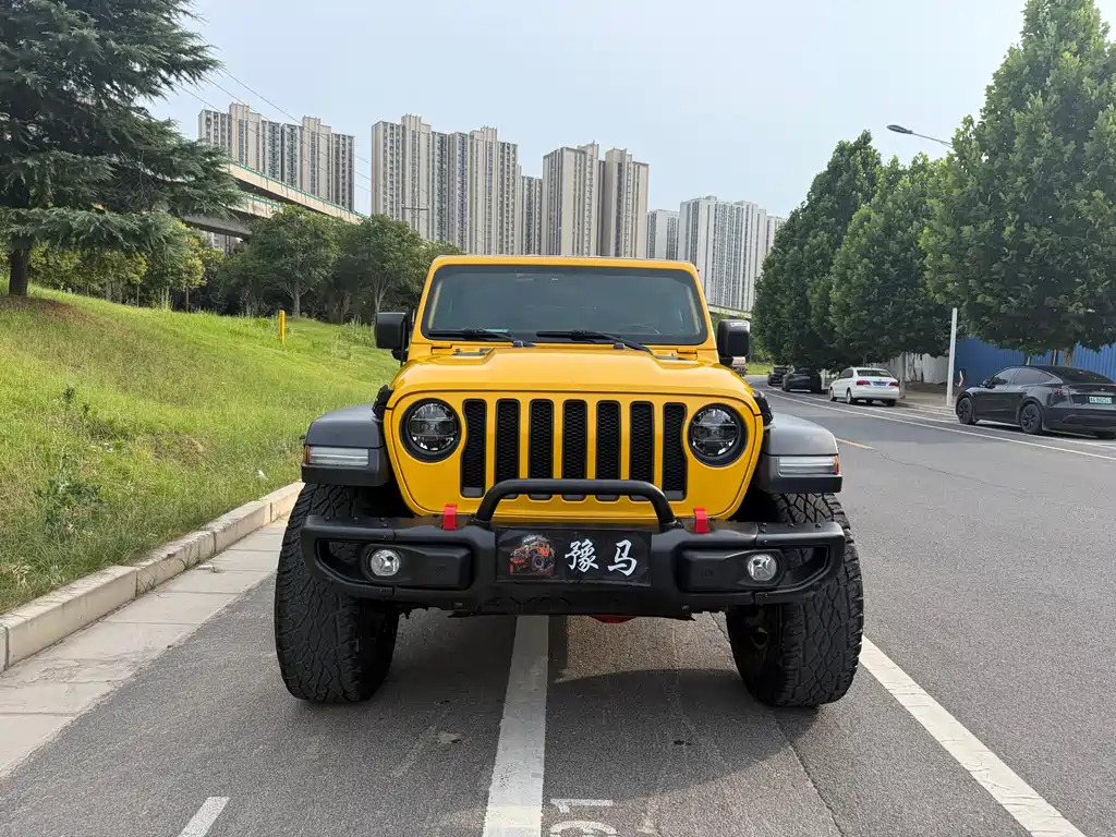 Jeep Wrangler 2021 — фото 2