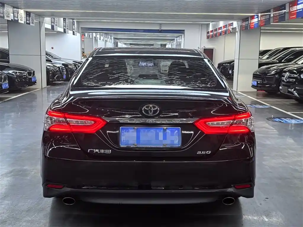 Toyota Camry 2020 — фото 17