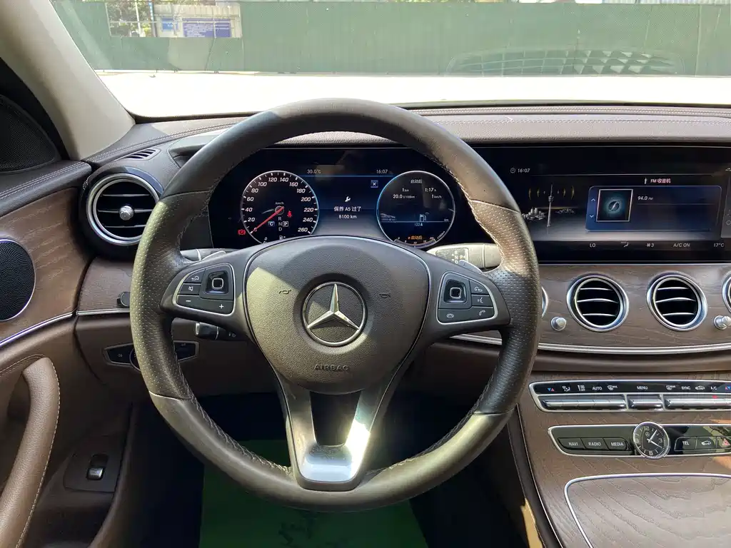 Mercedes-Benz E-Class 2018 — фото 12