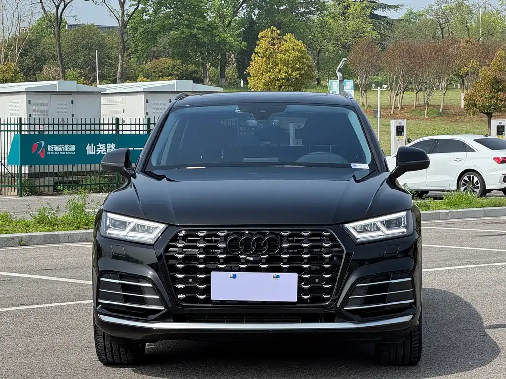 Audi Q5L 2020 — фото 2