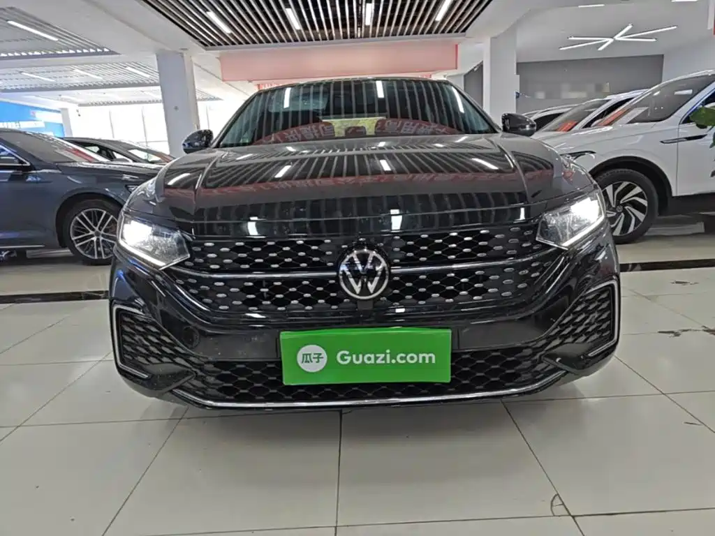 Volkswagen Passat 2024