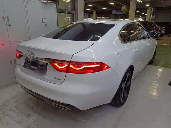 Jaguar XFL 2020