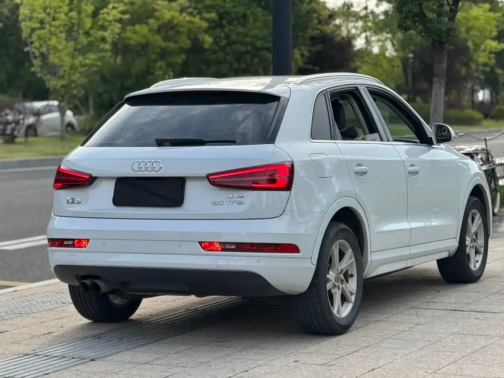 Audi Q3 2017 — фото 18